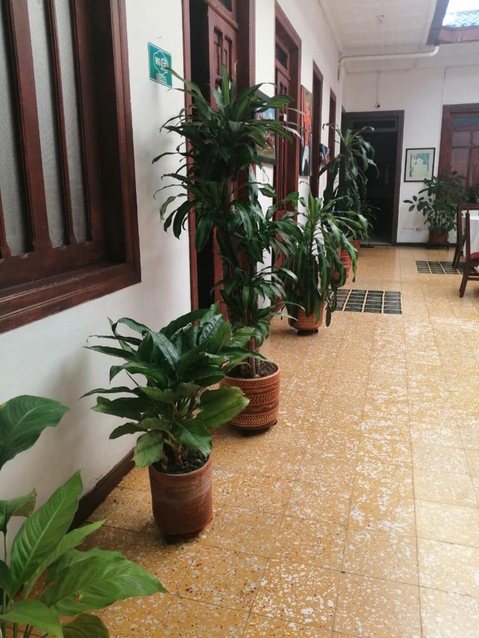 Hotel La Republica Manizales Exteriör bild